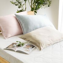 iellio（イエリオ）の「シルク枕カバー（枕カバー）」