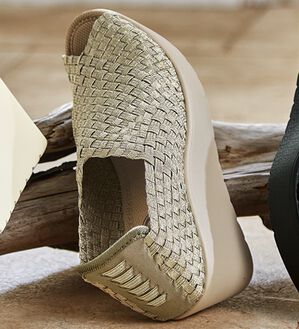 ルフラン（ルフラン）の「ゴムゴム　Ｖカットメッシュ厚底シューズ（メンズスニーカー）」｜シャンパン