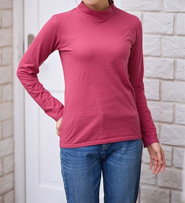 LAVIENNE（ラヴィエンヌ）の「【選べる襟！】綿１００％吸湿発熱あったかインナー（肌着・インナーウェア）」｜レッド タートルネック