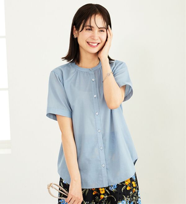 BELLUNA（ベルーナ）の「ギャザー使いバンドカラーブラウス（ブラウス）」｜詳細画像