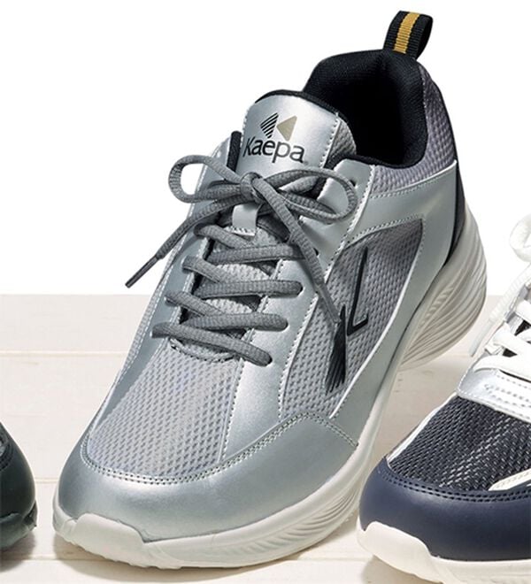 「ゆったり４Ｅブランドスニーカーコレクション（メンズスニーカー）」｜シルバー(ケイパ)