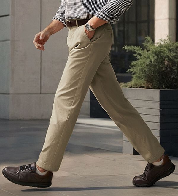 「＜Ｂｅ　ＣＨＡＮＣＥ＞ハンサム見えのよく伸びアクティブチノパンツ（メンズフルレングスパンツ）」｜ベージュ