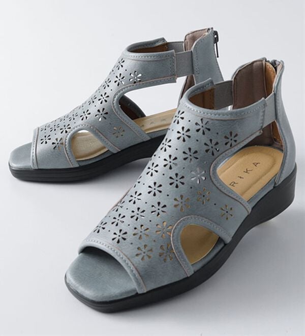 BELLUNA（ベルーナ）の「５Ｅパンチングサマーブーツ（サンダル・ミュール）」｜詳細画像