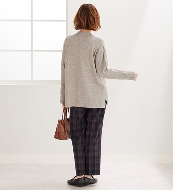 BELLUNA（ベルーナ）の「もちもち袖ボタンニットプルオーバー（ニット・セーター）」｜詳細画像