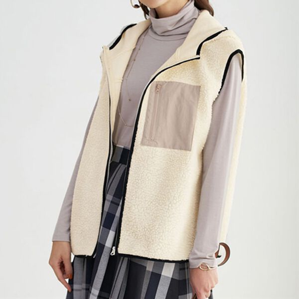 BELLUNA（ベルーナ）の「ボアベスト付配色ブルゾン（ハーフコート）」｜詳細画像