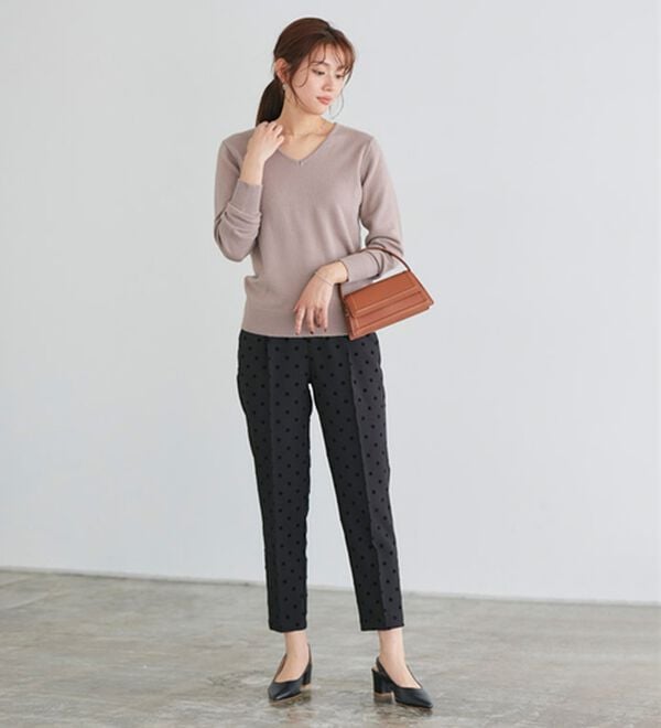 Pierrot（ピエロ）の「【Ｓ～３Ｌ】ネックが選べるプレミアムカシミヤタッチニット（ニット・セーター）」｜詳細画像