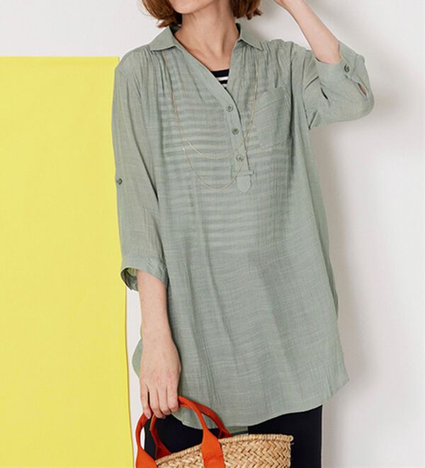 BELLUNA（ベルーナ）の「【シャツ+インナーのセット】スラブ素材ボタン使い裾タックシャツアンサンブル（アンサンブル）」｜詳細画像