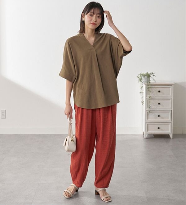 BELLUNA（ベルーナ）の「綿麻ダブルガーゼポッケギャザーパンツ（フルレングスパンツ）」｜詳細画像