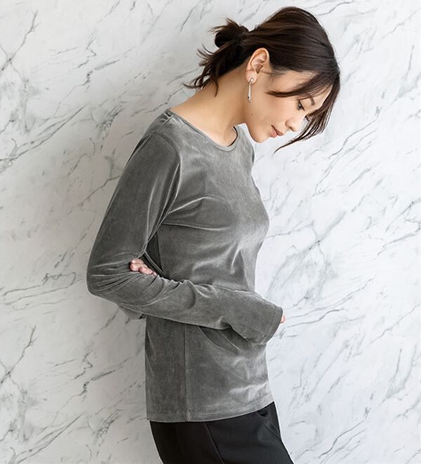 BELLUNA（ベルーナ）の「ベロア風フロッキーシアートップス（カットソー）」｜ライトグレー