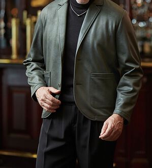 「フェイクレザーテーラードジャケット（メンズジャケット）」｜カーキ