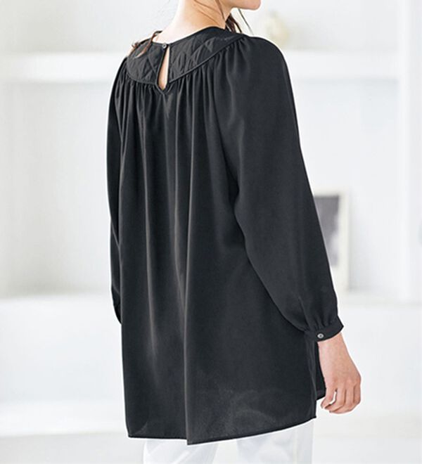 BELLUNA（ベルーナ）の「クールに可愛くキルト切替ギャザーブラウス（チュニック）」｜詳細画像