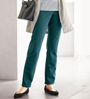 BELLUNA（ベルーナ）の「防風&times;ストレッチ素材ストレートパンツ（フルレングスパンツ）」｜セージ