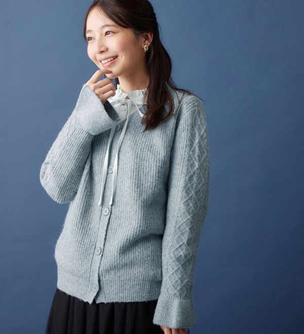 alotta（アロッタ）の「ふんわりキャンディー袖ニットカーディガン（ニットカーディガン）」｜ブルー