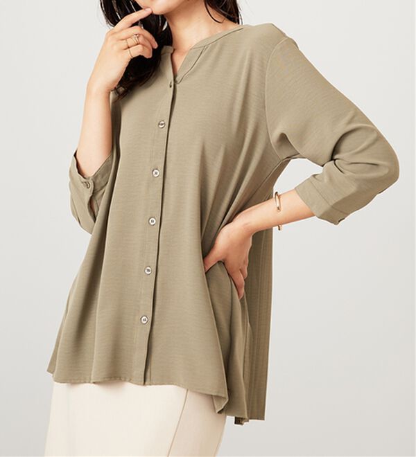 BELLUNA（ベルーナ）の「【新色追加】機能付！バックプリーツチュニック（チュニック）」｜カーキ