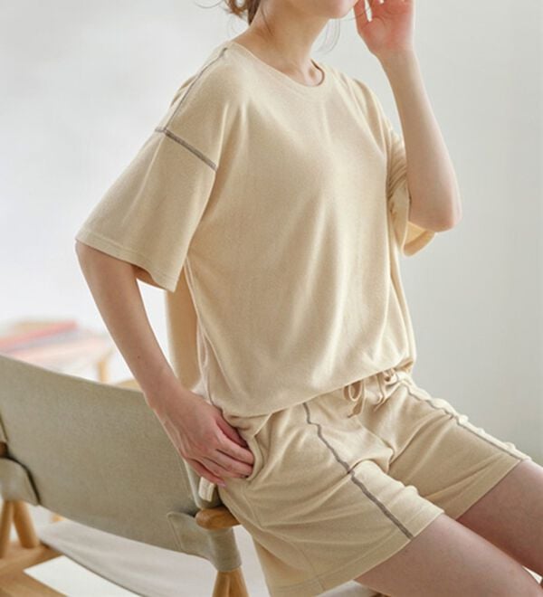 YU'NOW（ユナウ）の「【上下２点セット】ひんやりとろけるレーヨンブレンドパイルパジャマ（パジャマ・ルームウェア）」｜詳細画像