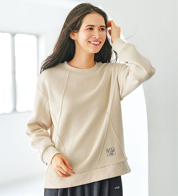 BELLUNA（ベルーナ）の「＜ＦＩＬＡ＞裏起毛ピンタックデザインプルオーバー（カットソー）」｜アイボリー