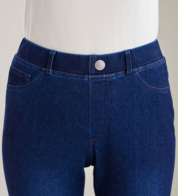 BELLUNA（ベルーナ）の「【再入荷】美ストレッチ素材アンクル丈レギンスパンツ（クロップドパンツ）」｜詳細画像