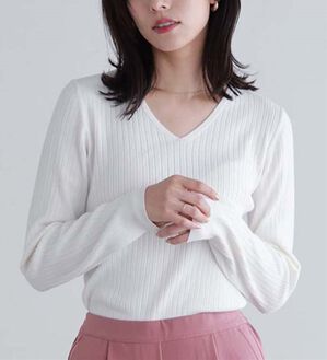 Pierrot（ピエロ）の「【洗濯機で洗える】ネックが選べるシルクタッチリブニット（ニット・セーター）」｜オフホワイト