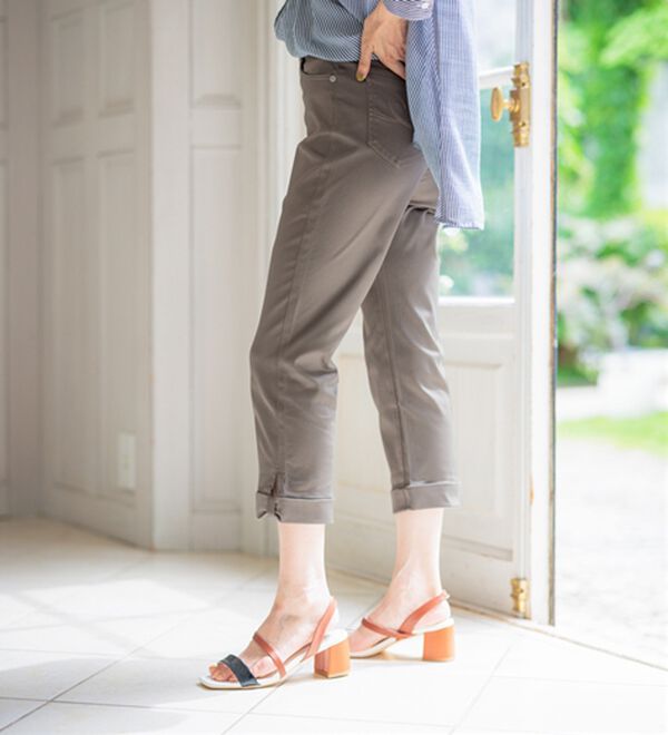 BELLUNA（ベルーナ）の「ヒンヤリ&times;サラリ速乾！綿サテンストレッチ裾リボンクロップドパンツ（クロップドパンツ）」｜詳細画像