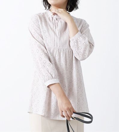 BELLUNA（ベルーナ）の「華やかオーバーレース使いブラウス（シャツ）」