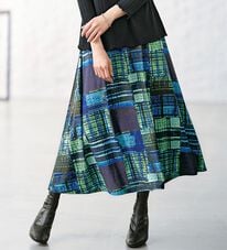 BELLUNA（ベルーナ）の「秋冬に映えるチェック柄スカート（ロングスカート）」