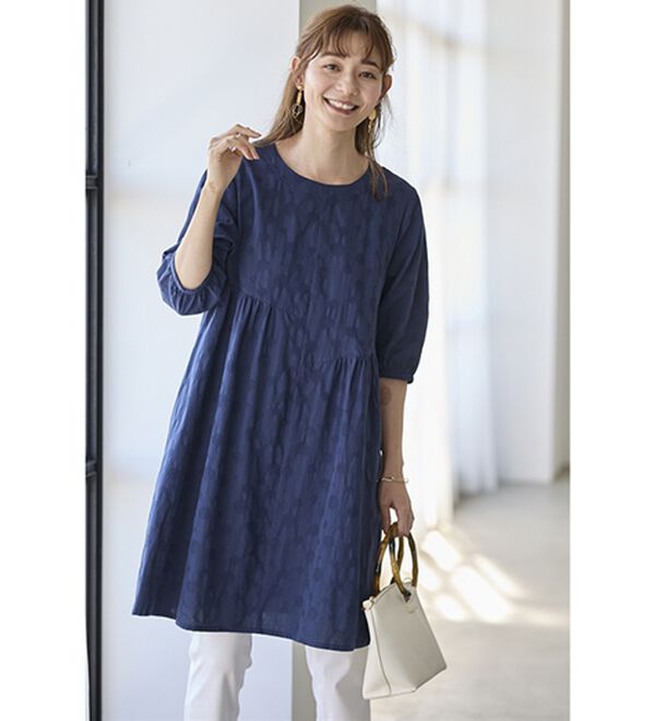 BELLUNA（ベルーナ）の「ナチュラルにお出かけ♪ドット柄チュニックワンピース（チュニックワンピース）」｜詳細画像