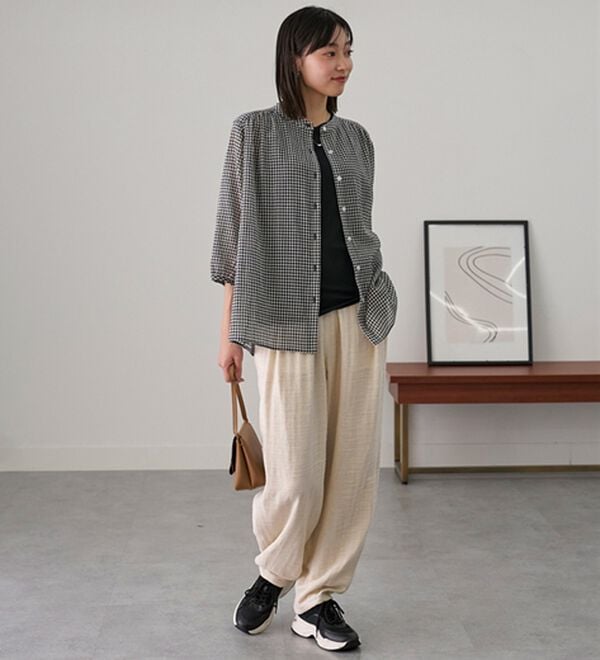BELLUNA（ベルーナ）の「綿麻ダブルガーゼポッケギャザーパンツ（フルレングスパンツ）」｜詳細画像
