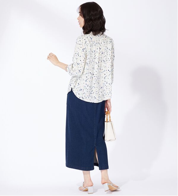 BELLUNA（ベルーナ）の「レーヨン素材ギャザー使いプリントブラウス（ブラウス）」｜詳細画像