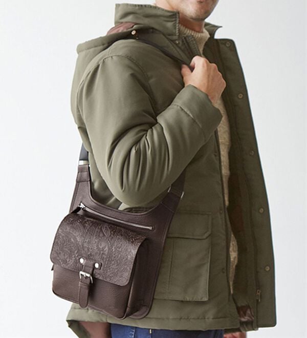 「＜クロコダイル＞姫路レザーボディショルダーバッグ（その他メンズバッグ）」｜詳細画像