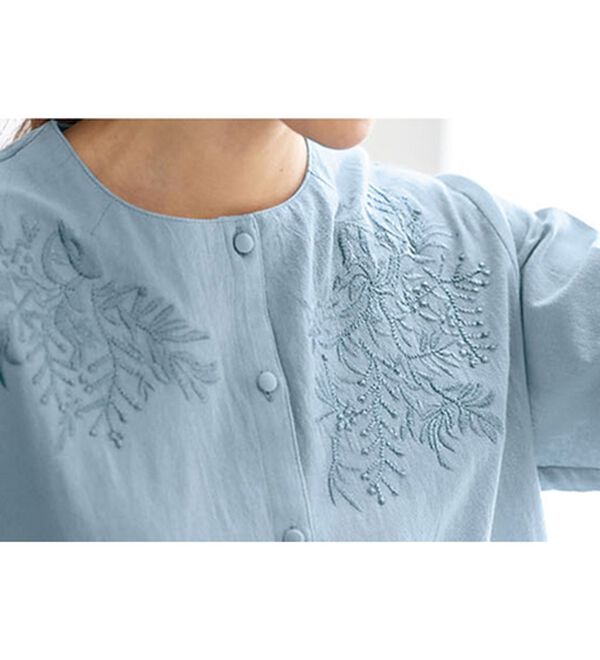 BELLUNA（ベルーナ）の「心躍る♪アシメ刺しゅうブラウス（ブラウス）」｜詳細画像