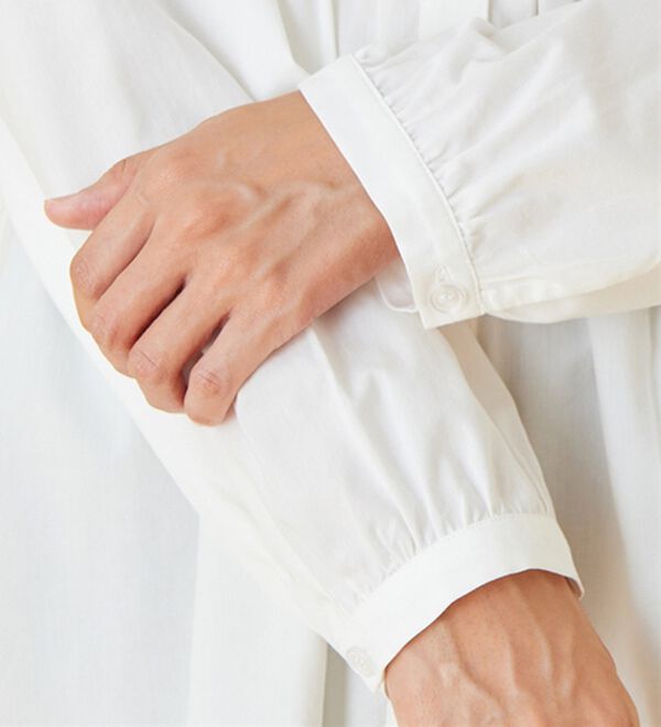 BELLUNA（ベルーナ）の「レース&times;ピンタック使いシャツチュニック（チュニック）」｜詳細画像