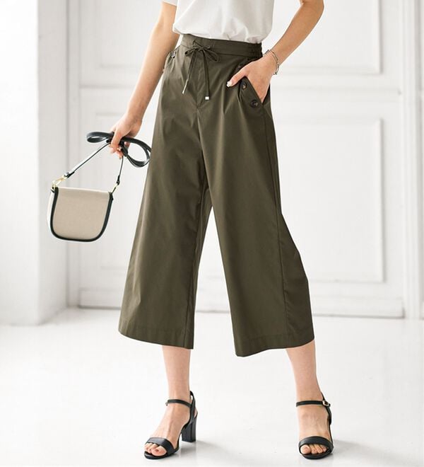 BELLUNA（ベルーナ）の「サラリ綿混ボタン使いキュロットパンツ（クロップドパンツ）」｜詳細画像