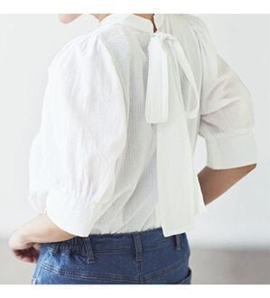 BELLUNA（ベルーナ）の「綿１００％サラポコバックリボンブラウス（ブラウス）」｜オフホワイト