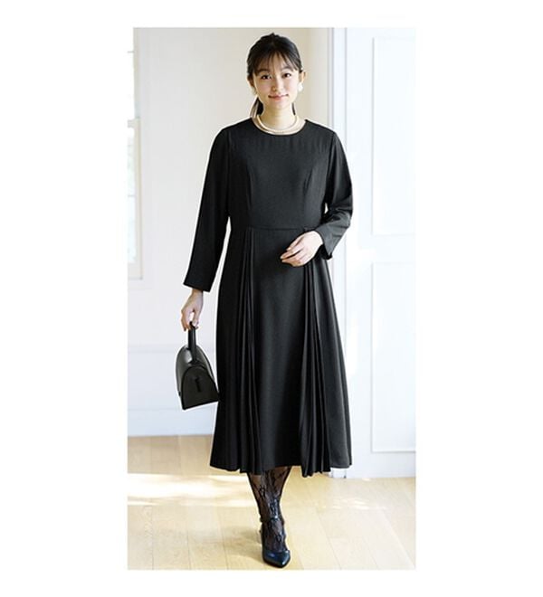 BELLUNA（ベルーナ）の「着心地ゆったりプリーツ切替ワンピース（ブラックフォーマル（喪服・礼服））」｜詳細画像
