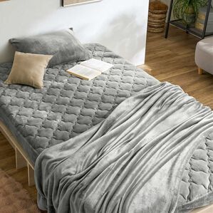 iellio（イエリオ）の「ふわふわフランネル素材の敷きパッド一体型ボックスシーツ＜あったか＞（ボックスシーツ・ベッドシーツ）」｜チャコールグレー