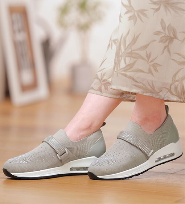 ルフラン（ルフラン）の「ビジュー付４Ｅベルトニットスニーカー（スニーカー）」｜詳細画像