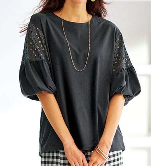 BELLUNA（ベルーナ）の「ボリューム袖レース切替プルオーバー（カットソー）」｜詳細画像