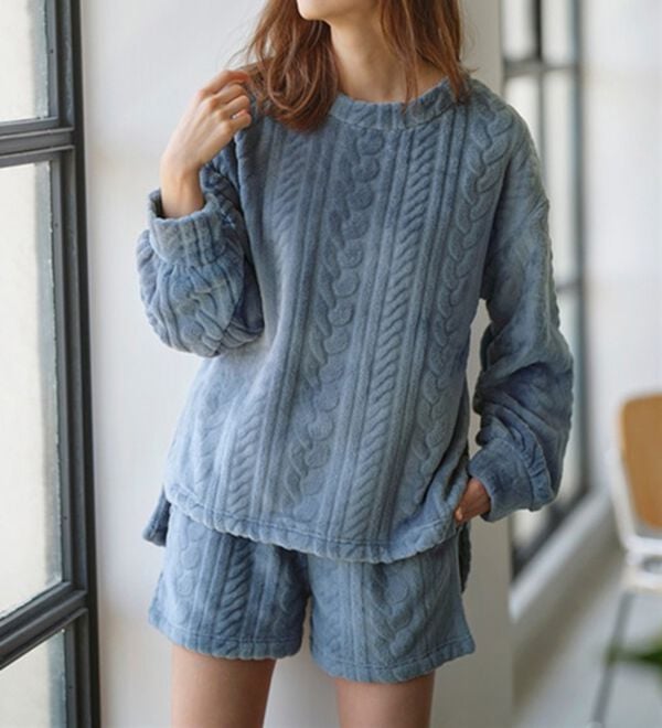 YU'NOW（ユナウ）の「【上下２点セット】ケーブル風フリースルームウェア＆ショートパンツセット（パジャマ・ルームウェア）」｜詳細画像