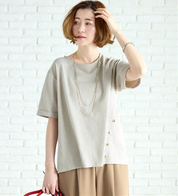 BELLUNA（ベルーナ）の「サッカー素材裾ボタンプルオーバー（カットソー）」｜詳細画像