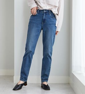 BELLUNA（ベルーナ）の「やわらかストレッチデニム素材スリムパンツ（フルレングスパンツ）」｜ブルー