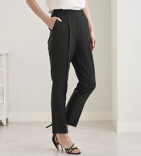 BELLUNA（ベルーナ）の「ヒンヤリ爽快！麻調ビンテージテーパードパンツ（テーパードパンツ）」｜詳細画像