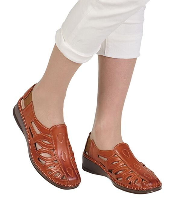 「レザー調カットワークサンダル（サンダル・ミュール）」｜詳細画像