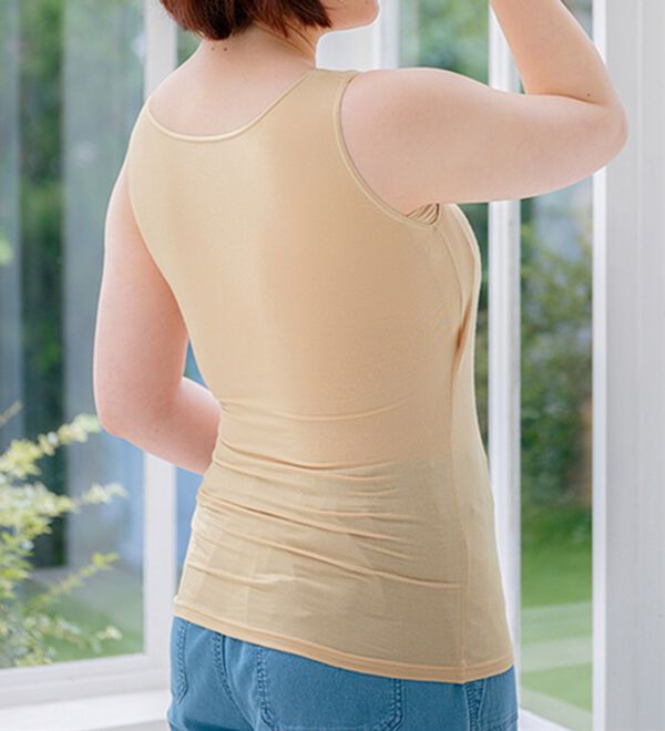 LAVIENNE（ラヴィエンヌ）の「接触冷感　なめらか素材背中フリーカップ付きインナー＜さらりラボ＞タンクトップ（ブラトップ・カップ付きインナー）」｜詳細画像