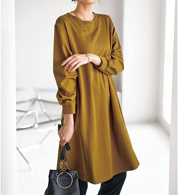 BELLUNA（ベルーナ）の「【吸湿発熱】ポンチ素材チュニックワンピース（チュニックワンピース）」｜マスタード