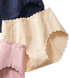 LAVIENNE（ラヴィエンヌ）の「ラインがひびきにくい癒されショーツ（ショーツ）」｜アイボリー