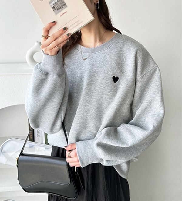GeeRA（ジーラ）の「ロゴ＆ハート刺しゅう裏起毛スウェット（トレーナー・スウェット）」｜詳細画像
