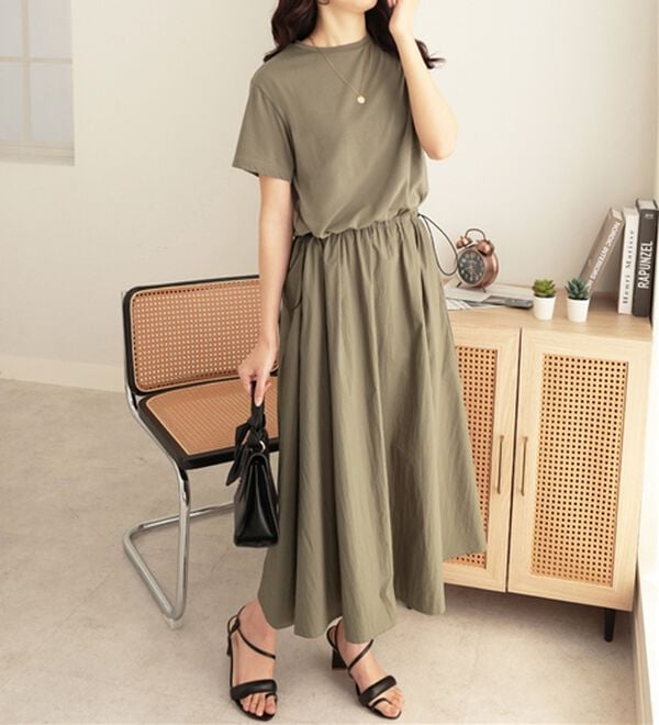 Viola e Viola（ヴィオラ エ ヴィオラ）の「【Ｍ～５Ｌ】ゆったり異素材ドッキングワンピース（ドッキングワンピース）」｜詳細画像