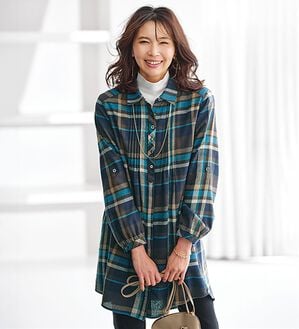 BELLUNA（ベルーナ）の「多ボタン使いチェック柄シャツチュニック（チュニック）」｜ネイビー&times;ターコイズ