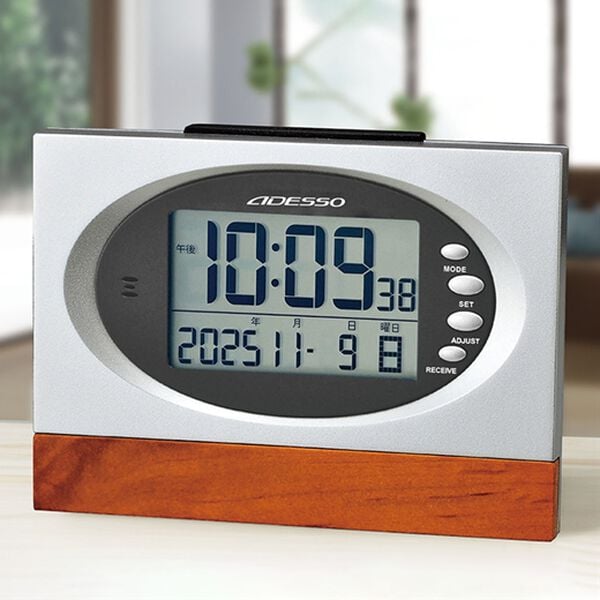 「アデッソ　ウッド電波クロック（時計）」｜1