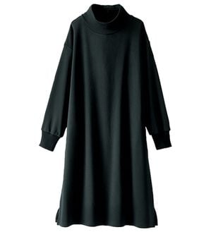 BELLUNA（ベルーナ）の「ふんわりなめらか裏ベロアワンピース（カットソーワンピース）」｜黒無地